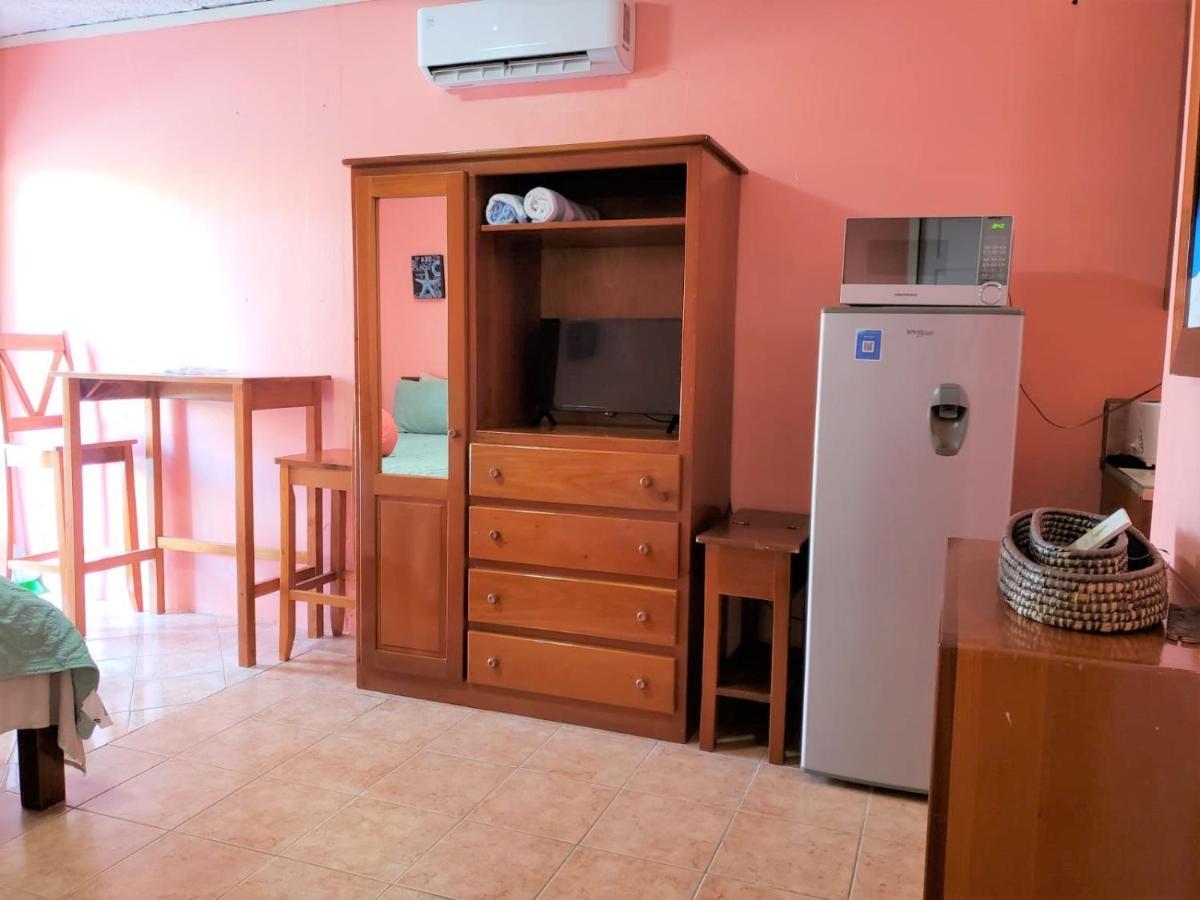 Beach Side Condos Caye Caulker By Ccvh Bagian luar foto