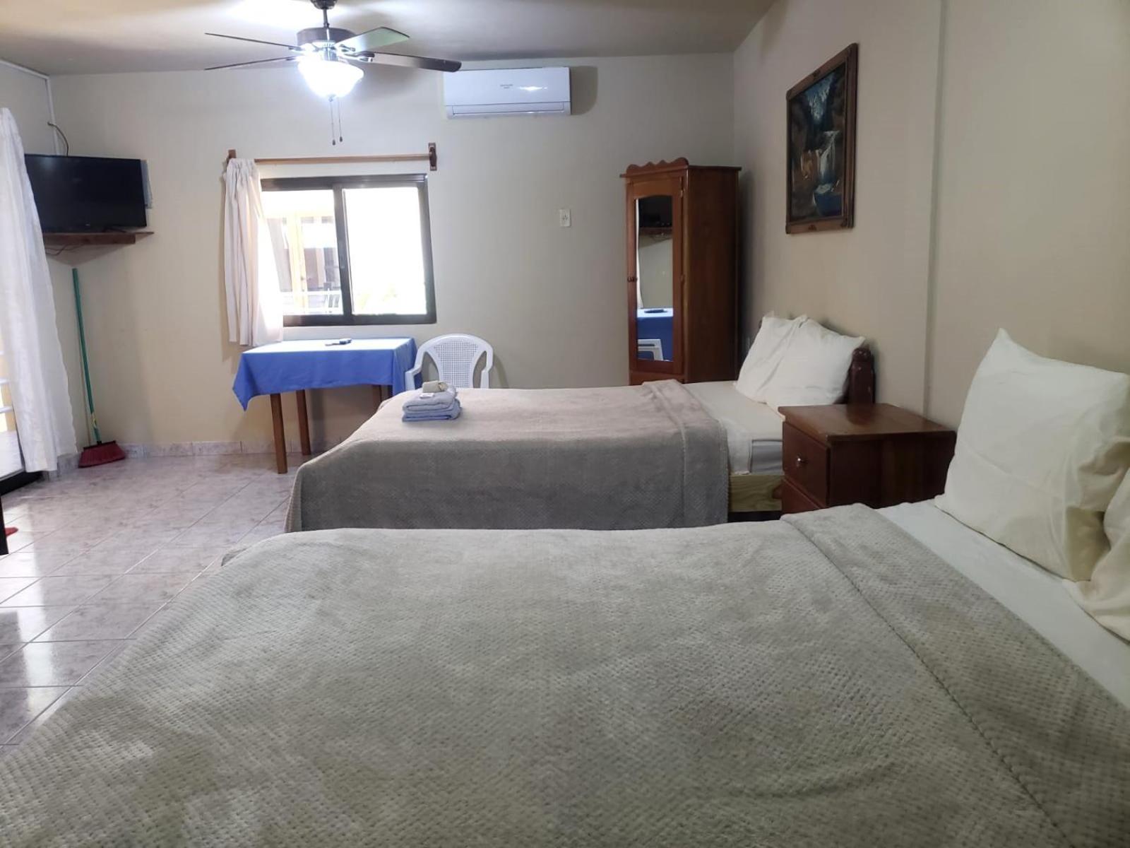 Beach Side Condos Caye Caulker By Ccvh Bagian luar foto